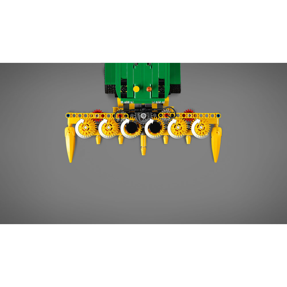 LEGO Technic John Deere 9700 Forage Harvester 42168 - Image 6