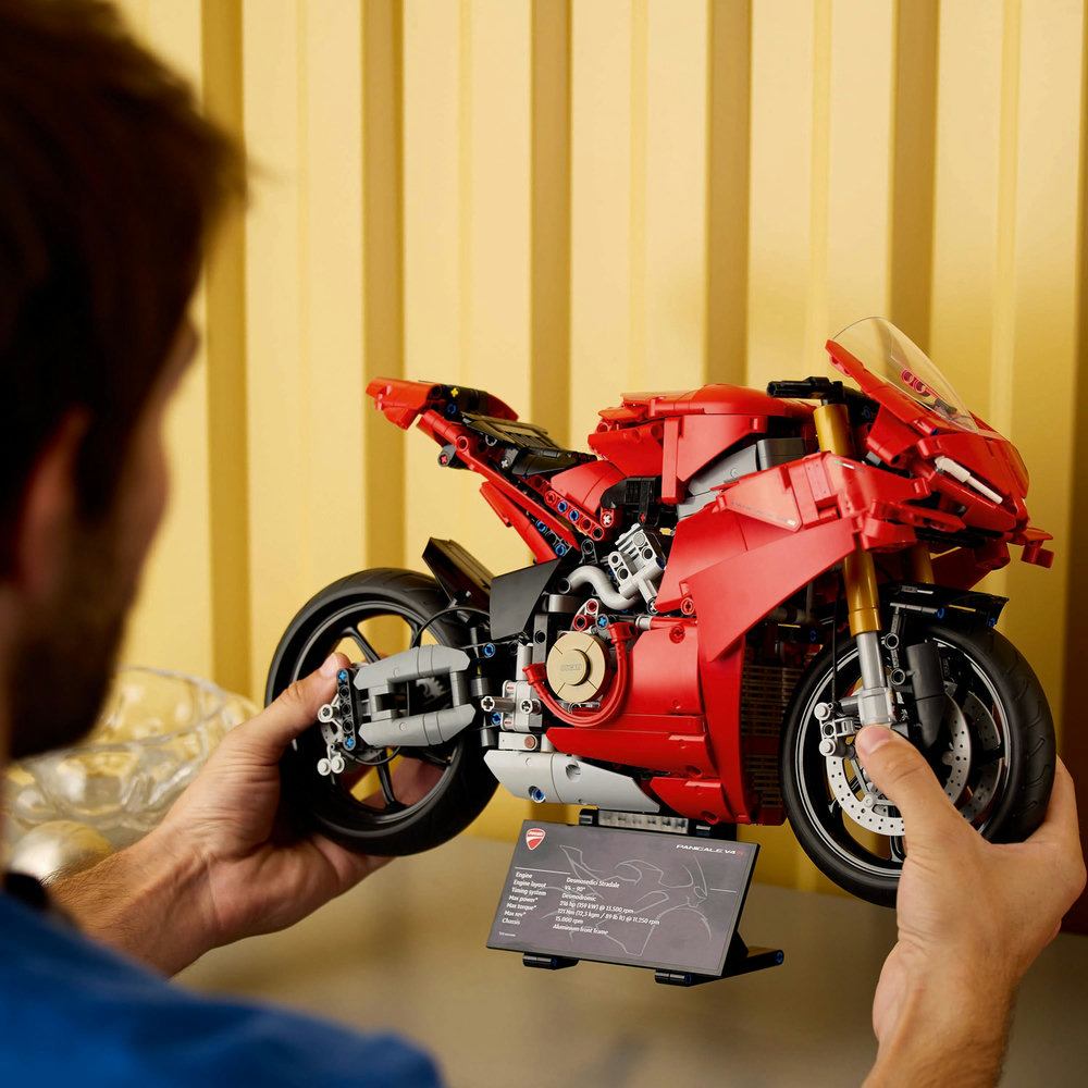 LEGO Technic Ducati Panigale V4 S Motorcycle Model Building Set 42202 - Image 12