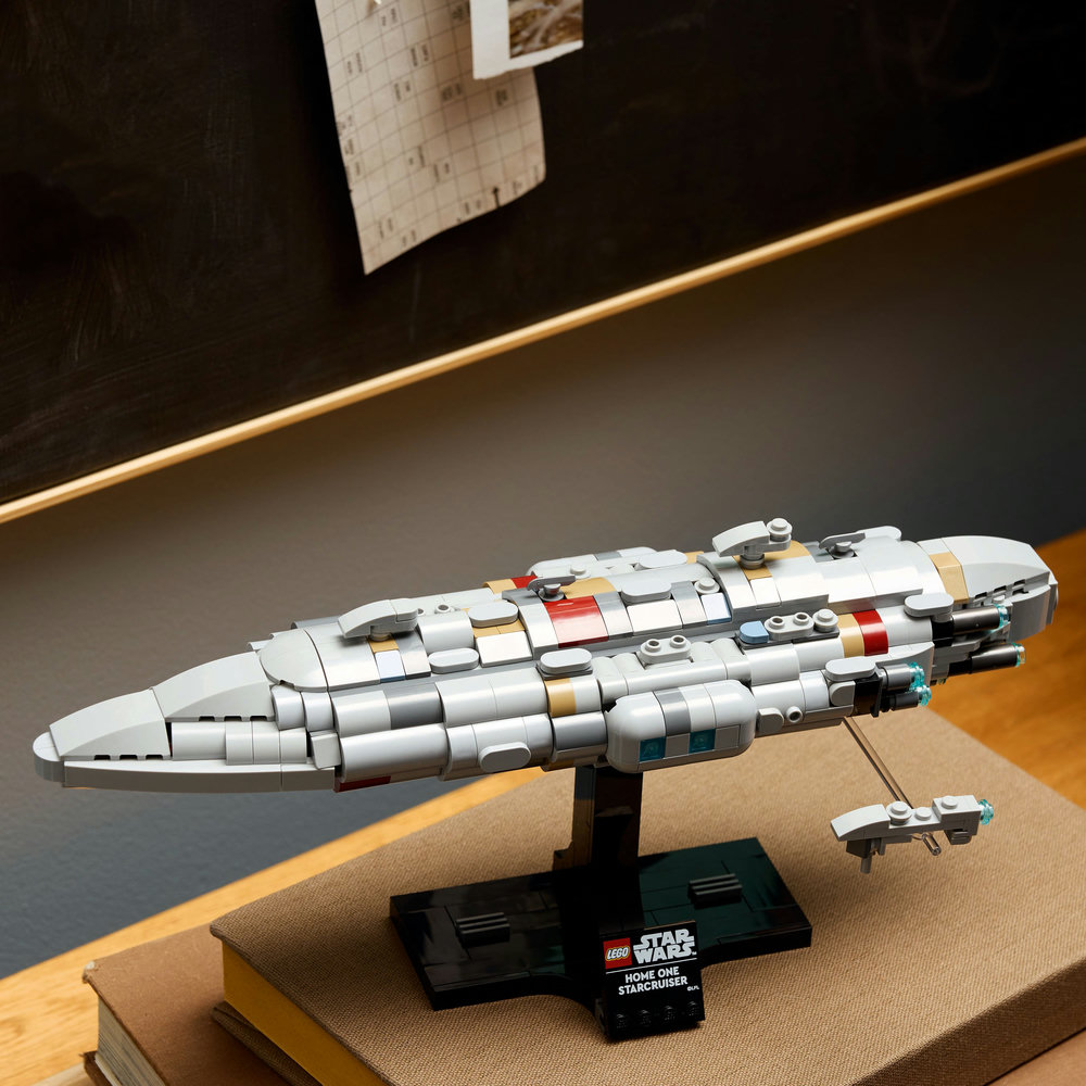 LEGO Star Wars Home One Starcruiser, Buildable Starship Model Kit 75405 - Image 12