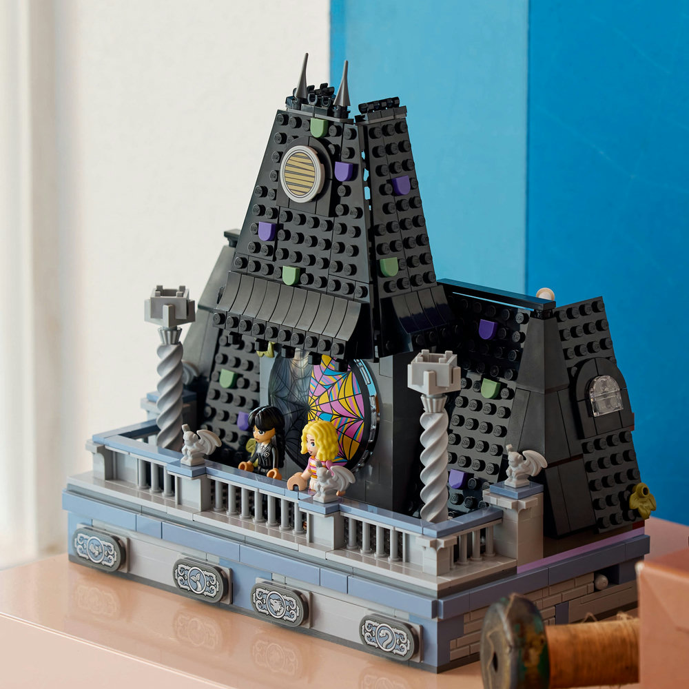 LEGO Wednesday & Enid’s Dorm Room Creative Toy 76781 - Image 11