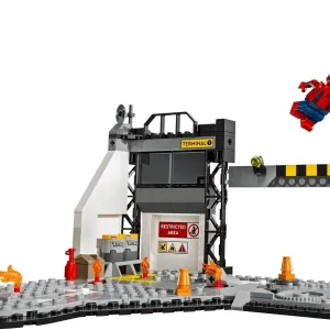 LEGO Marvel Captain America: Civil War Action Battle Buildable Playset 76314 - Image 3